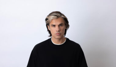 « Et là tout a basculé… » : comment Orelsan est passé de rappeur polémique à star de la chanson