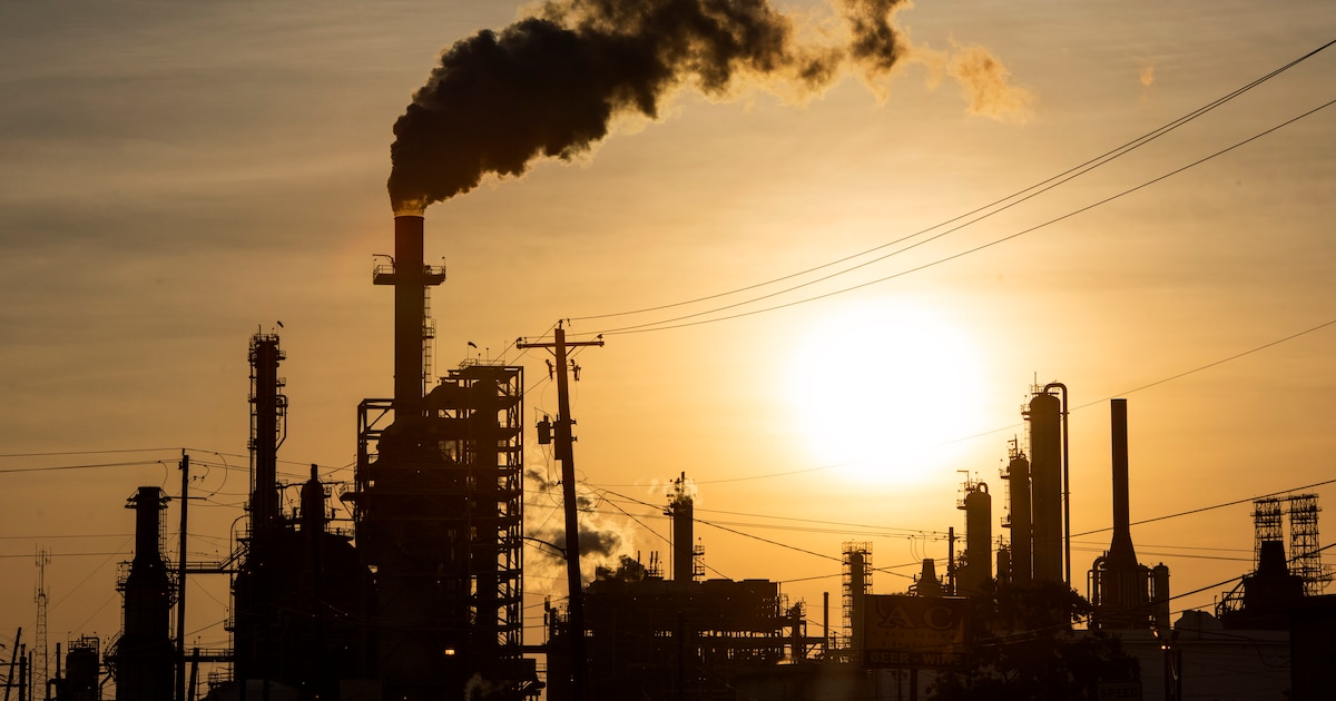 Attaque de drones en Russie : le pétrole flambe, les marchés s'embrasent