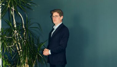 «En s’opposant au Pacte vert, Jordan Bardella est l’homme politique français qui génère le plus de flux migratoires» – Libération