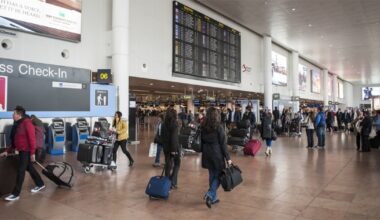 Pourquoi y a-t-il eu de longues files d'attente à Brussels Airport ce vendredi ?