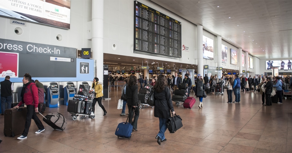 Pourquoi y a-t-il eu de longues files d'attente à Brussels Airport ce vendredi ?