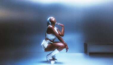 « Femme alpha » : Aya Nakamura se dévoile comme jamais dans son nouvel album « Destinée »