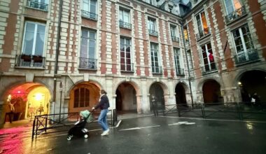 « Un coup de com » : le projet de 17 nouveaux logements sociaux place des Vosges fait hurler le camp Dati