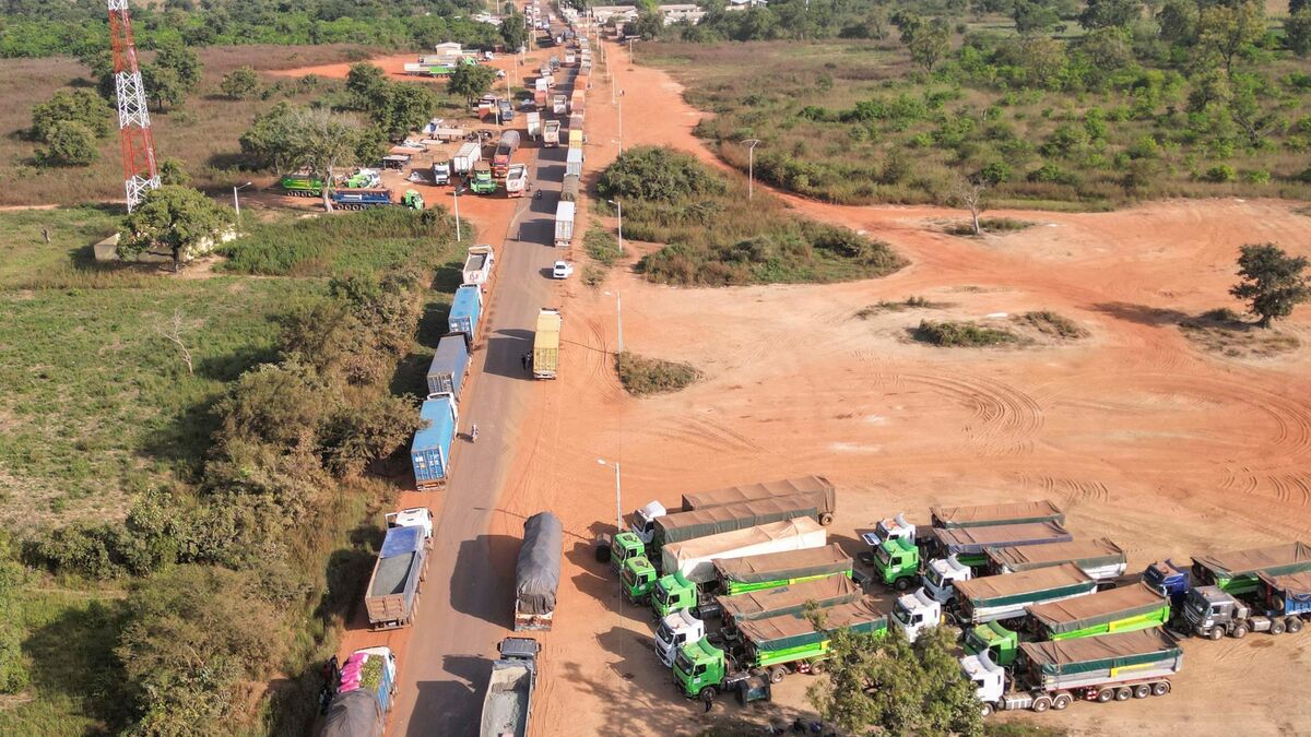 Offensive djihadiste au Mali : la France rapatrie certains fonctionnaires en poste à Bamako