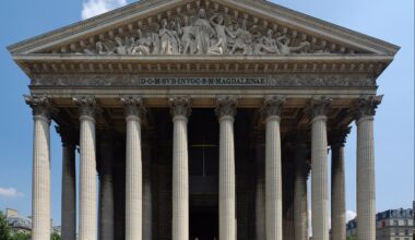 Un sacristain de la Madeleine a été violemment agressé devant l’église du 8e arrondissement de Paris. © Wikimedia Commons.