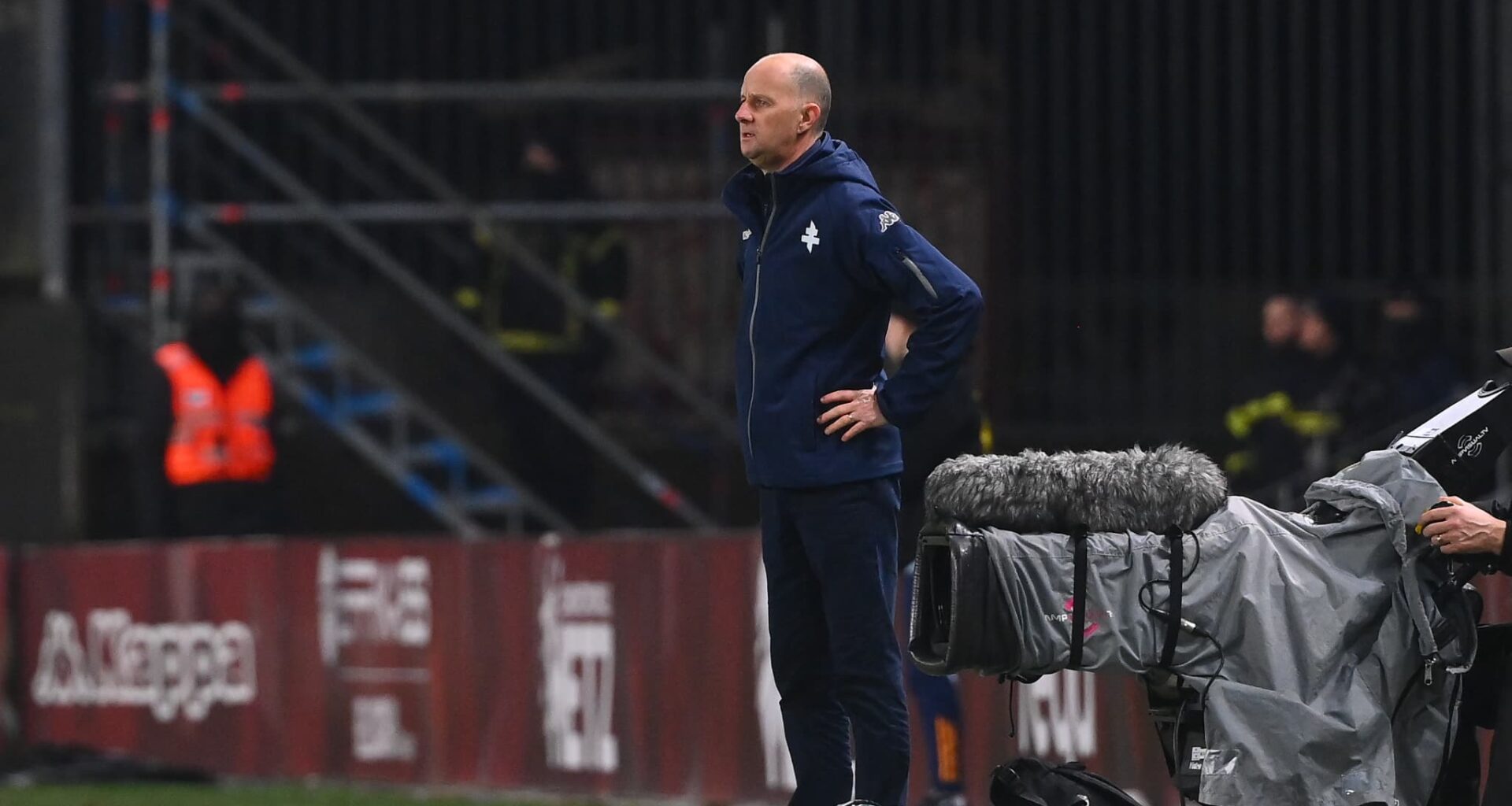 "il n'y a pas de souci avec Koffi", l'entraîneur messin calme le jeu après le comportement lunaire de Kouao