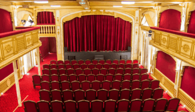 Théâtre 100 Noms