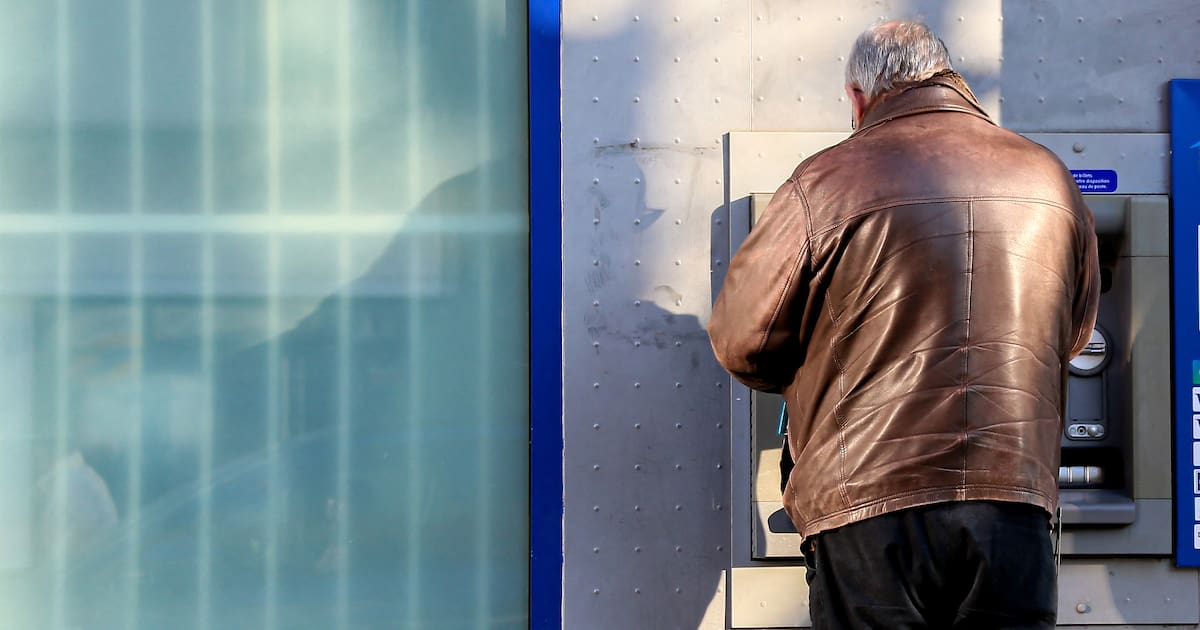 les Français précaires inquiets de la fin du découvert automatique – Libération