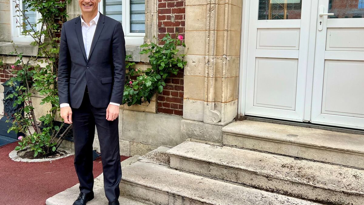 « Ce n’est pas moi qui mène une liste dissidente, c’est eux » : près de Rouen, un maire se retrouve bien seul avant les municipales 2026