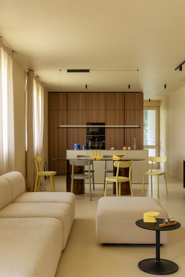 Divano tavolino cucina tavolo