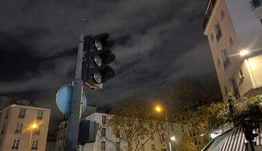 Une panne d’électricité plonge une partie de deux arrondissements de Paris et Malakoff dans le noir, le métro perturbé