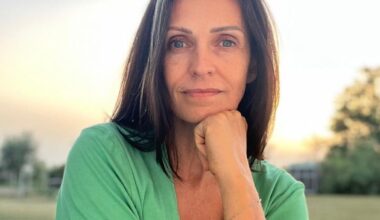 « J’ai eu de la chance » : la comédienne Adeline Blondieau hospitalisée après un impressionnant accident de la route