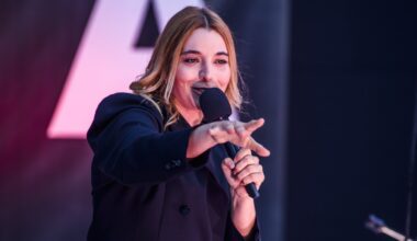 Accusée d'avoir évincé Vitaa et Slimane du Téléthon, Santa réagit : "J'ai été traînée dans la boue après des mensonges"