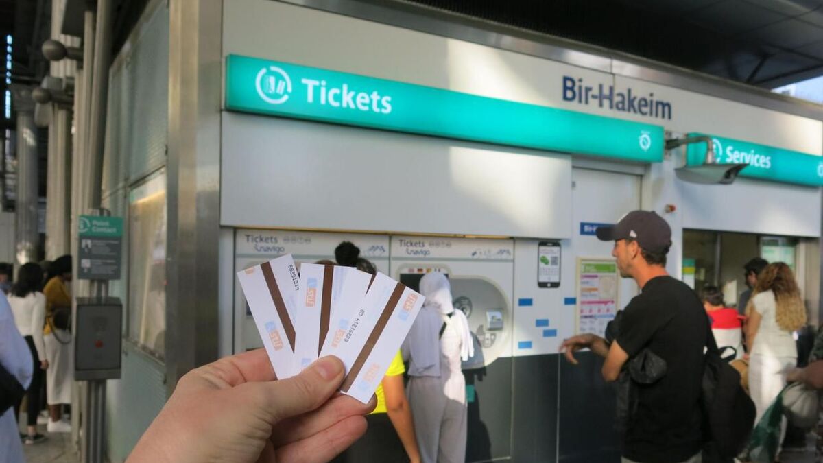 Transport en Île-de-France : apparu en 1900, le ticket de métro en carton, c’est (presque) fini