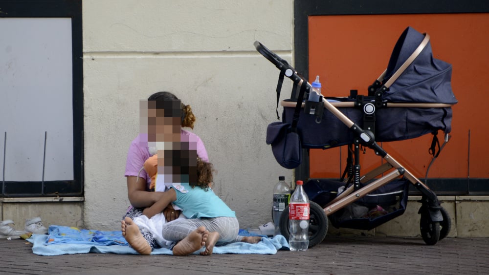 ces femmes se retrouvent SDF, faute de soutien des pouvoirs publics
