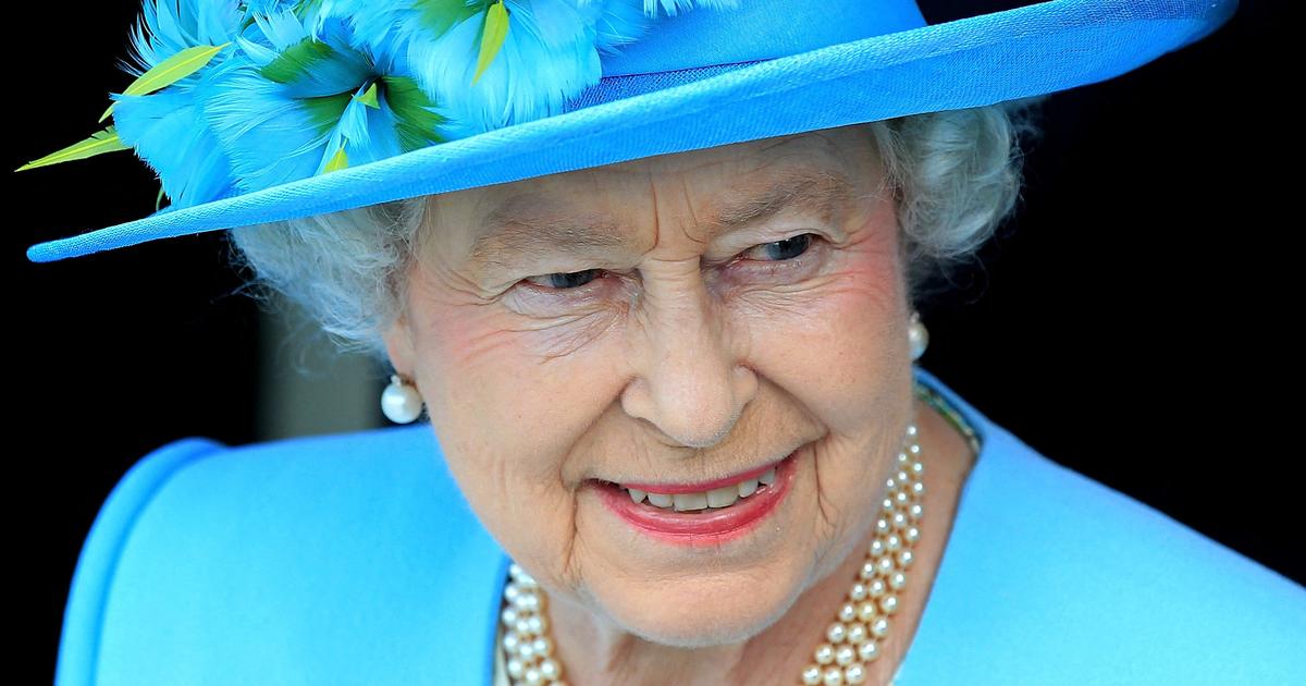 La somptueuse garde-robe d’Elizabeth II exposée à Londres