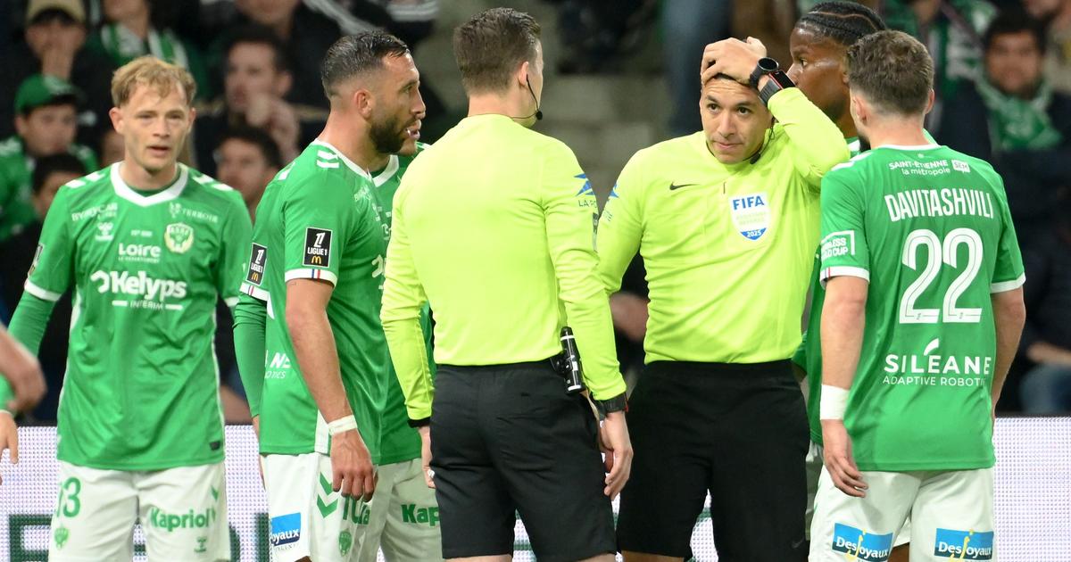 Prison avec sursis pour deux supporters de l'AS Saint-Étienne qui avaient blessé un arbitre avec des pièces de monnaie