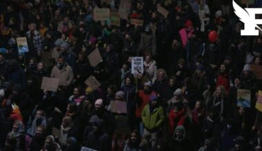 plusieurs milliers de personnes manifestent contre la création d’une organisation de jeunesse à l’AfD