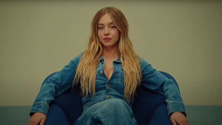 L’actrice américaine Sydney Sweeney dans le spot publicitaire controversé de la marque de jeans American Eagle.