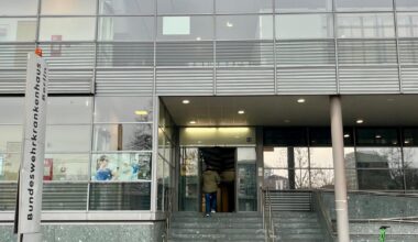 Quelques jours après sa libération, le séjour berlinois de Boualem Sansal se prolonge