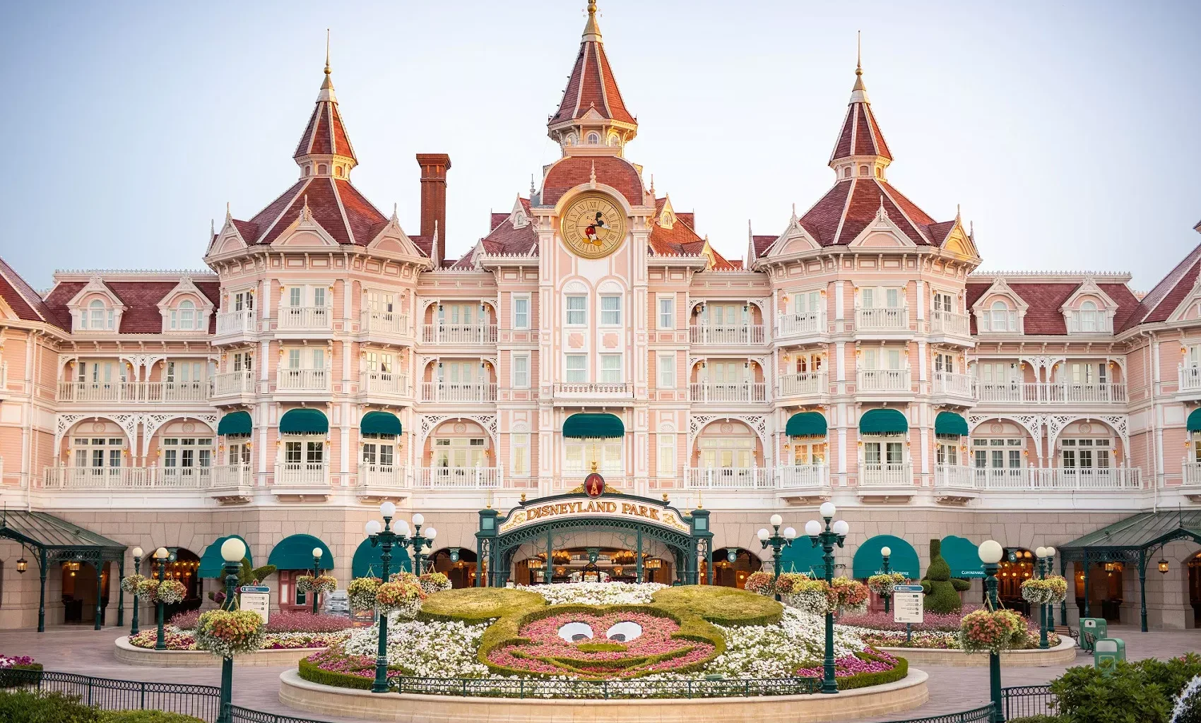 Nouvelles restrictions d'accès au Disneyland Hotel à Disneyland Paris