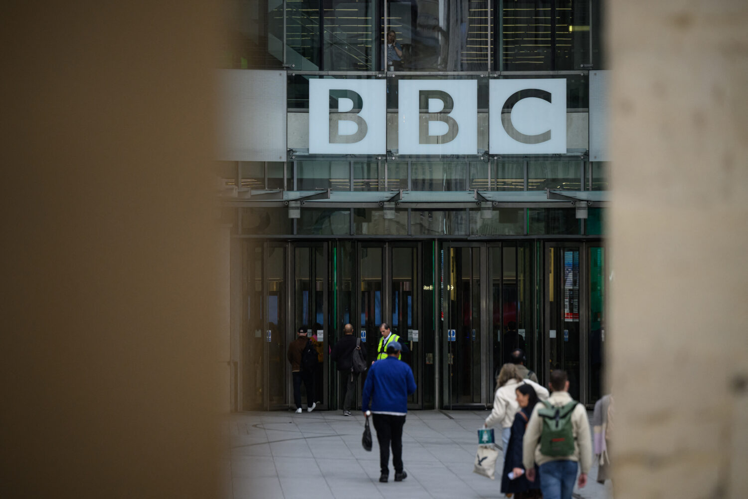 L'affaire de la BBC attaque l'utilité des chaînes publiques, bien au-delà du Royaume-Uni