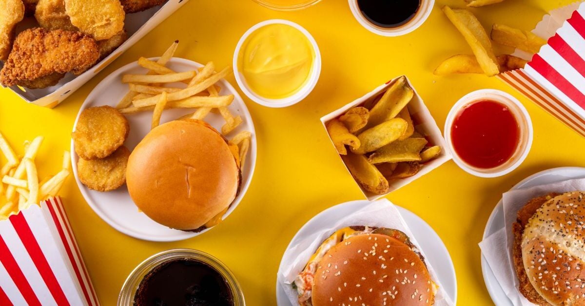 Ces aliments ultra-transformés font grossir de 1,4 kg en 3 semaines