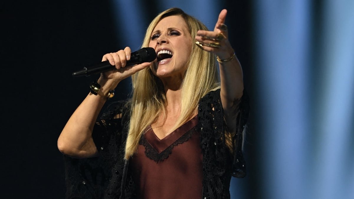Après avoir côtoyé ce chanteur, Lara Fabian "à la limite d'aller vomir" face à lui