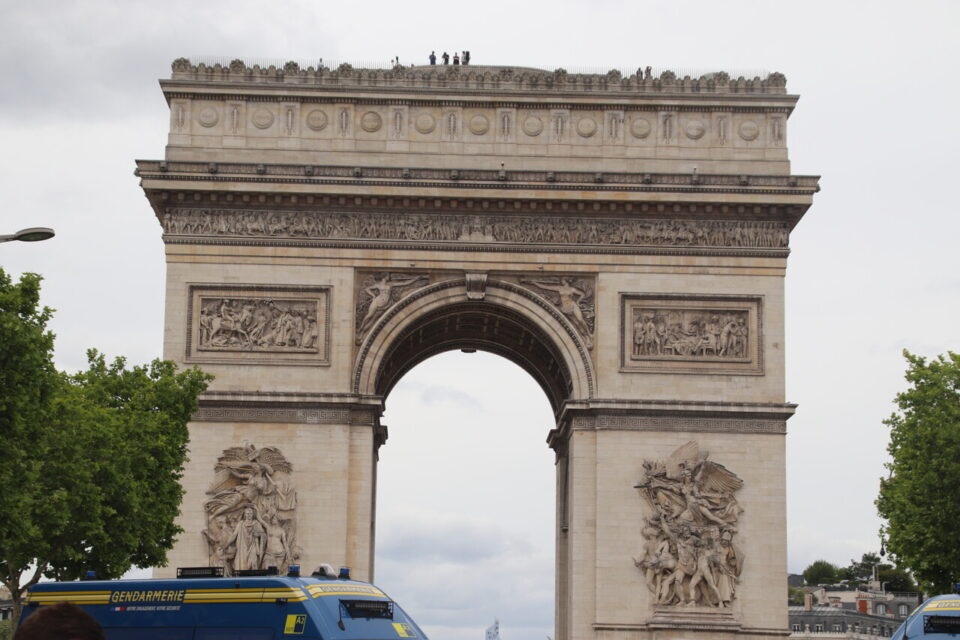 Les coureurs de l'Adidas 10k Paris arriveront près de l'Arc de Triomphe ce dimanche 7 juin 2025.