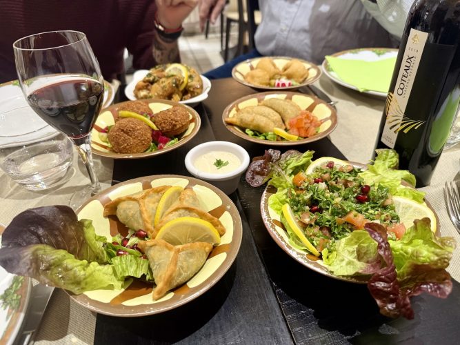 au petit mezzéAu petit Mezzé falafels plats à partagerIMG_6454