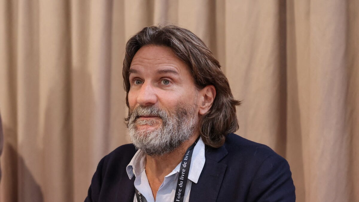 Frédéric Beigbeder s'en prend de nouveau à Léna Situations à l'occasion de la sortie de son nouveau livre