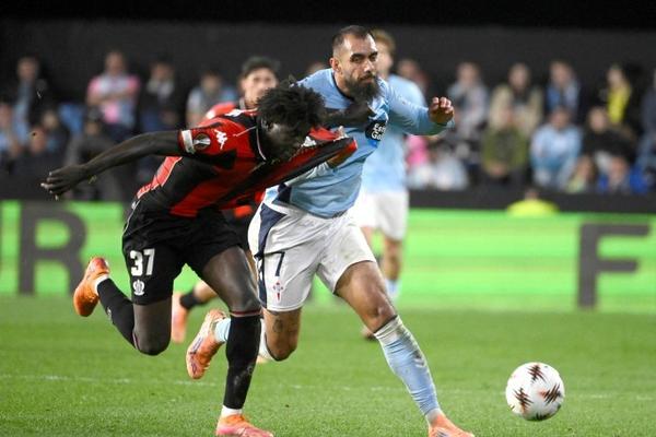 Borja Iglesias devance Oppong : Vigo a fini par s’imposer face au Gym réduit à dix.
