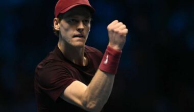 ATP Finals. Jannik Sinner n'a rien laissé à Alexander Zverev et fonce vers le dernier carré