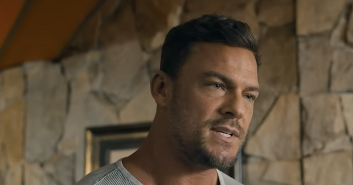 Le nouveau film d'Alan Ritchson ("Reacher") cartonne et s'impose au sommet du top dans plus de 41 pays