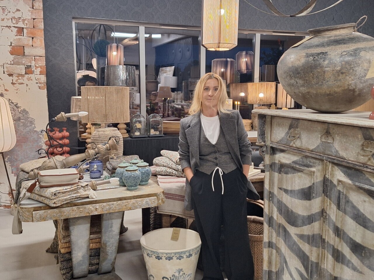 Près de Nantes. La designer et décoratrice d'intérieur ouvre une salle d'exposition dans une zone d'activités