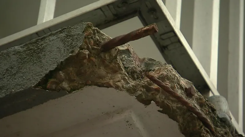 Déjà en 2018, les habitants de l'immeuble Flandres avaient interpellé le bailleur pour des problèmes de balcon à certains endroits. Les structures étaient rongés par l'humidité.
