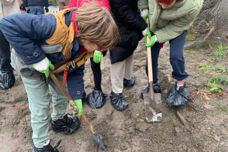 Les écoliers de Rostand s'en sont donné à cœur joie, le vendredi 28 novembre après-midi.