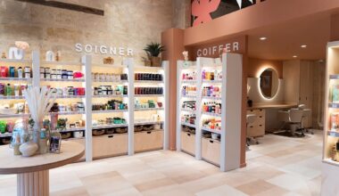 Le seul et unique salon de coiffure à prix unique dédié aux cheveux bouclés a ouvert à Bordeaux
