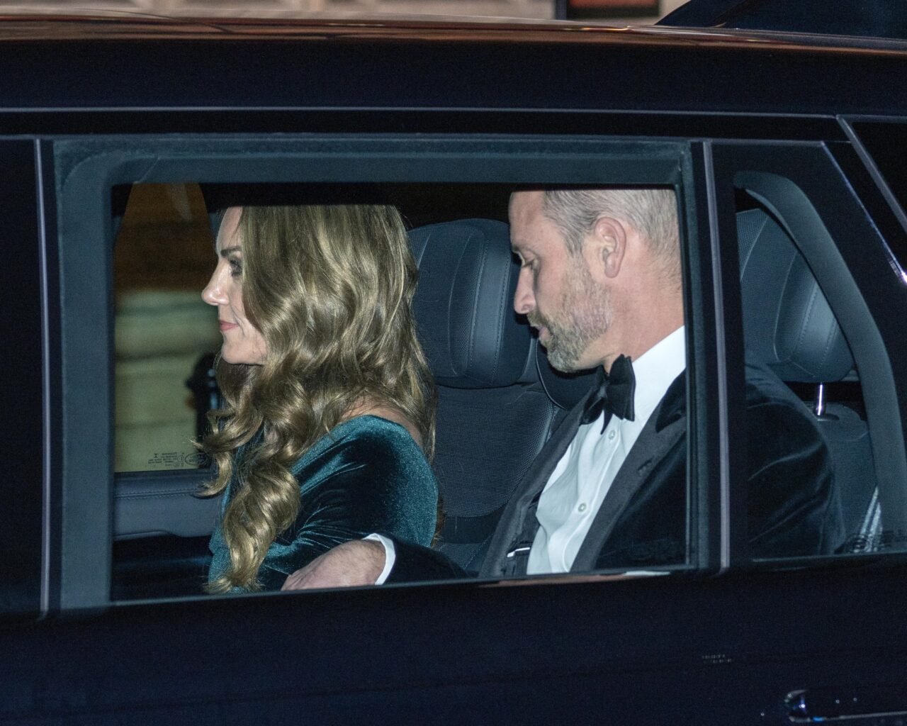 <p>Kate Middleton et le prince William voiture</p>