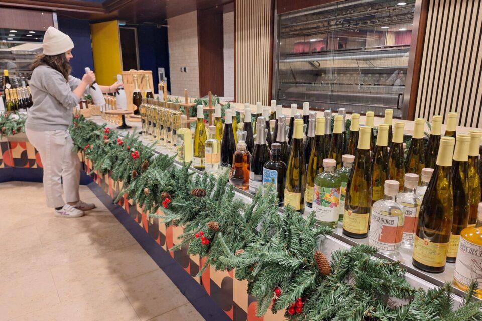 Aperçu de l'intérieur de la boutique.