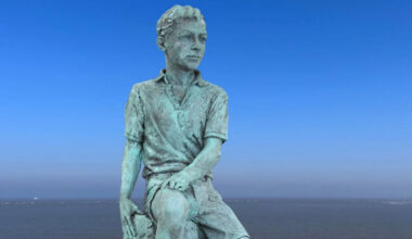 La statue du compositeur Benjamin Britten à 14 ans inaugurée dans sa ville natale