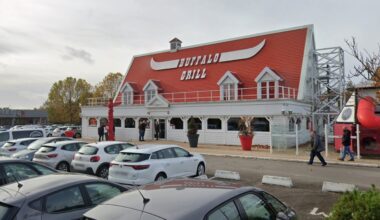 Une serveuse d'un Buffalo Grill près de Rouen frappée par « son ex » en plein service : que s'est-il passé ?