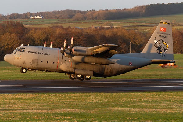 Un avion C-130EM Hercules des forces aériennes turques s'est disloqué en vol au-dessus de la Géorgie - Zone Militaire