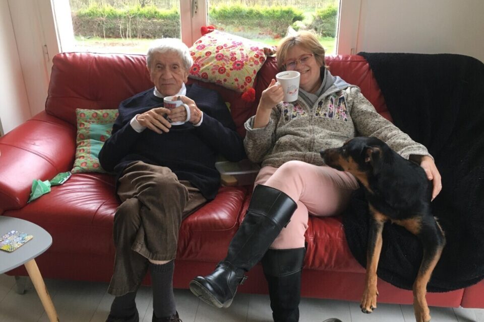 Nous sommes le 23 février 2022 et Cathy accueille pour son père à la maison. Il a quitté son appartement de Clamart pour finir ses jours chez elle.