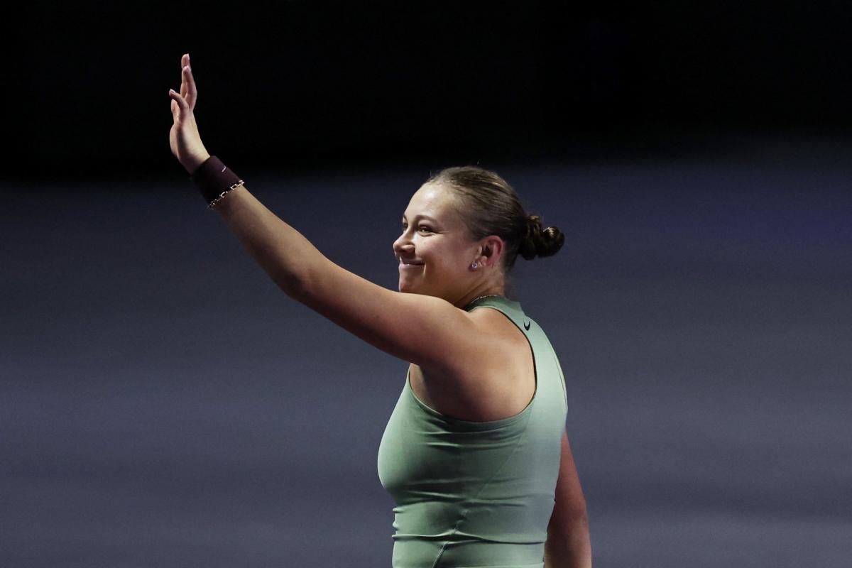 Menée d'un set et un break de retard, Amanda Anisimova renverse Madison Keys aux Finales WTA - L'Équipe