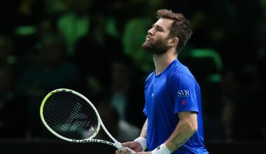 « Moutet a joué avec le feu et il a fini par se brûler», «la France à genoux», « douche froide »... revue de presse après la défaite de la France face à la Belgique