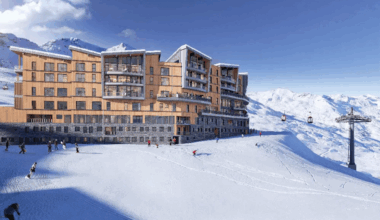 Après Lyon, Mama Shelter frappe fort et arrive dans les Alpes avec un concept tout inclus