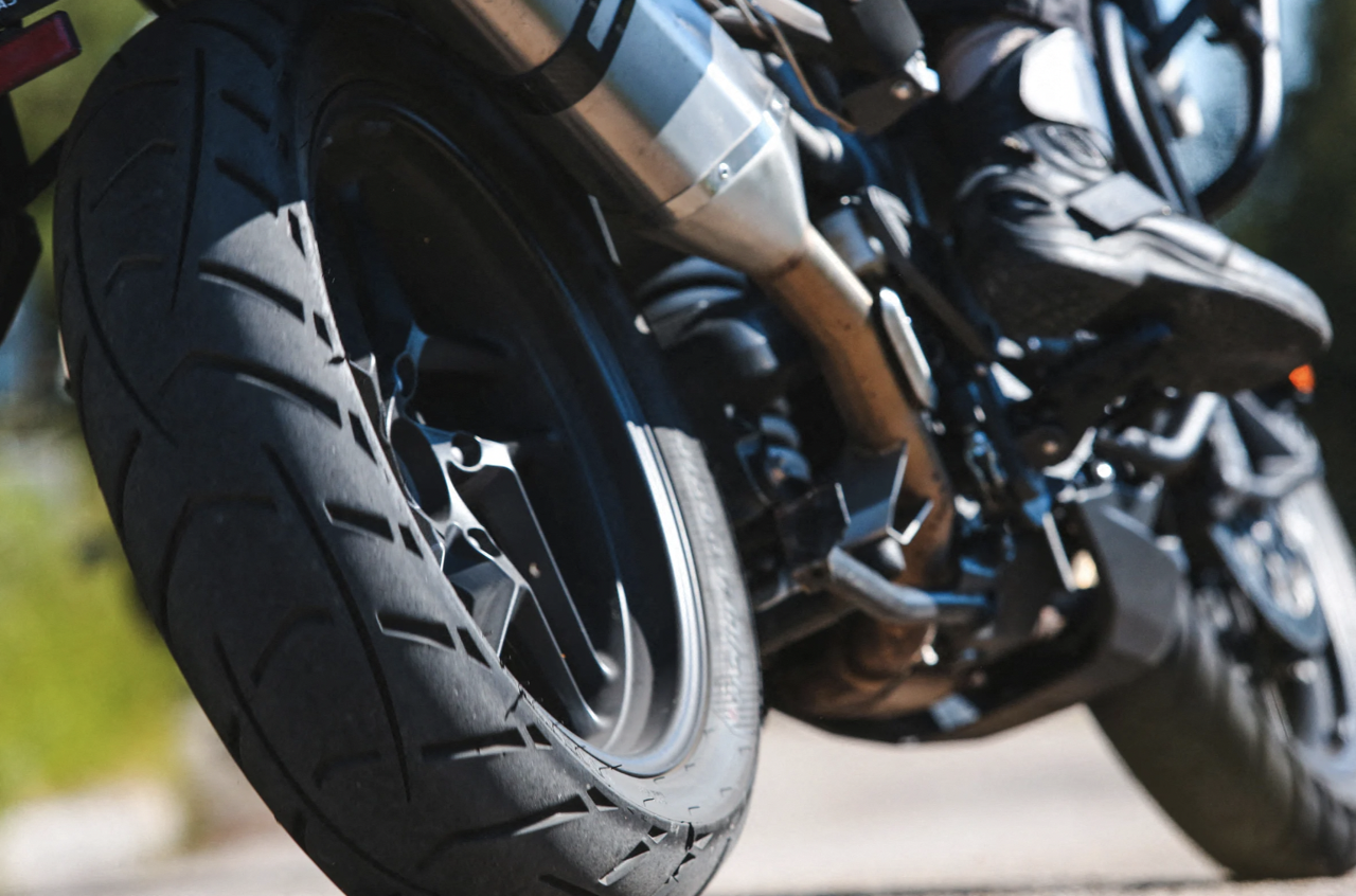 accident impressionnant après un demi-tour risqué, une jeune femme entre la vie et la mort