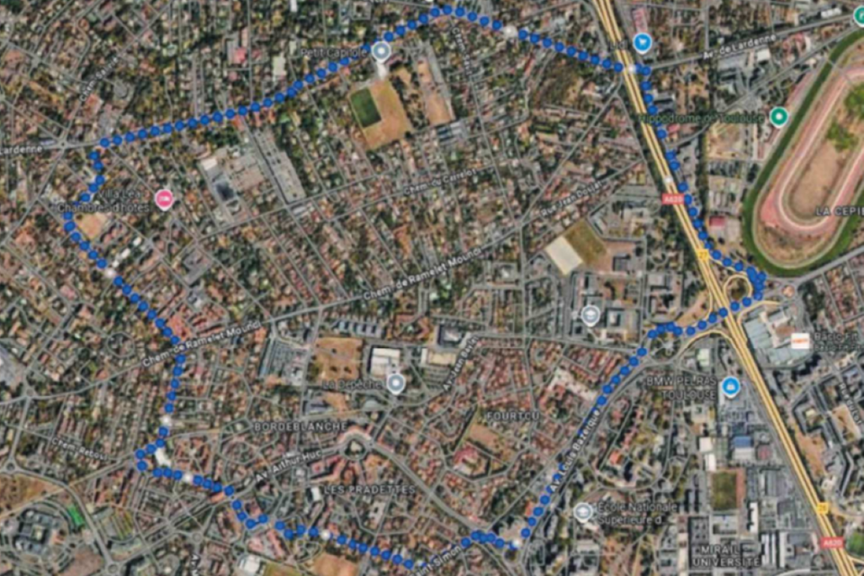 Le périmètre de sécurité instauré autour du siège de La Dépêche du Midi, situé quartier des Pradettes à Toulouse.