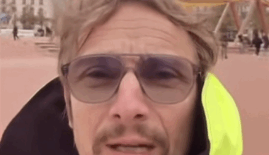 Lyon. Le célèbre comédien Lorant Deutsch atomise "l'étendage" de la place Bellecour